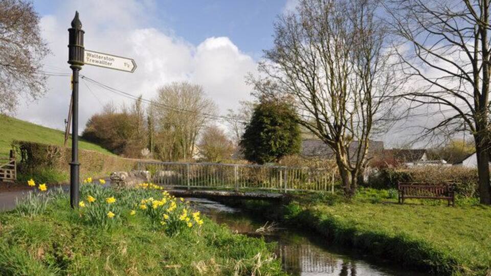 Footbridge over Nant Llancarfan beside the ford