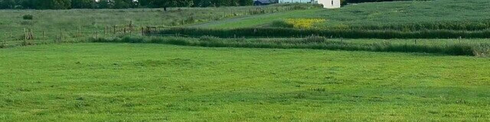 Richardson Village, Winterbourne Bassett The property in the image is Richardsons Cottage. There isn't an apostrophe shown on the 1:25K map of it so I haven't included it either. The land area to the left of the cottage is the site of a mediaeval village called Richardson.
