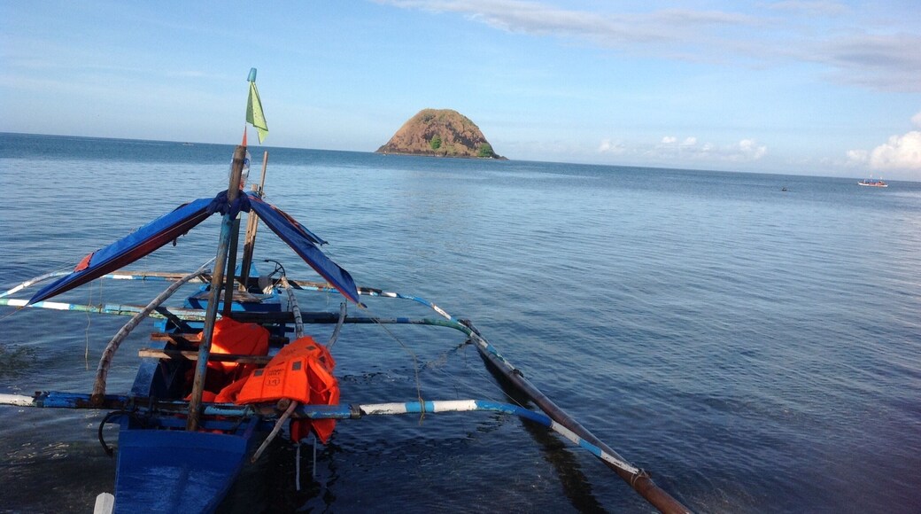 Philippines is endowed with beautiful beaches and landscapes. I am lucky enough that some of these are just around my place. With this is Daruanak from afar.
#blue #PasacaoCamarinesSur #Philippines