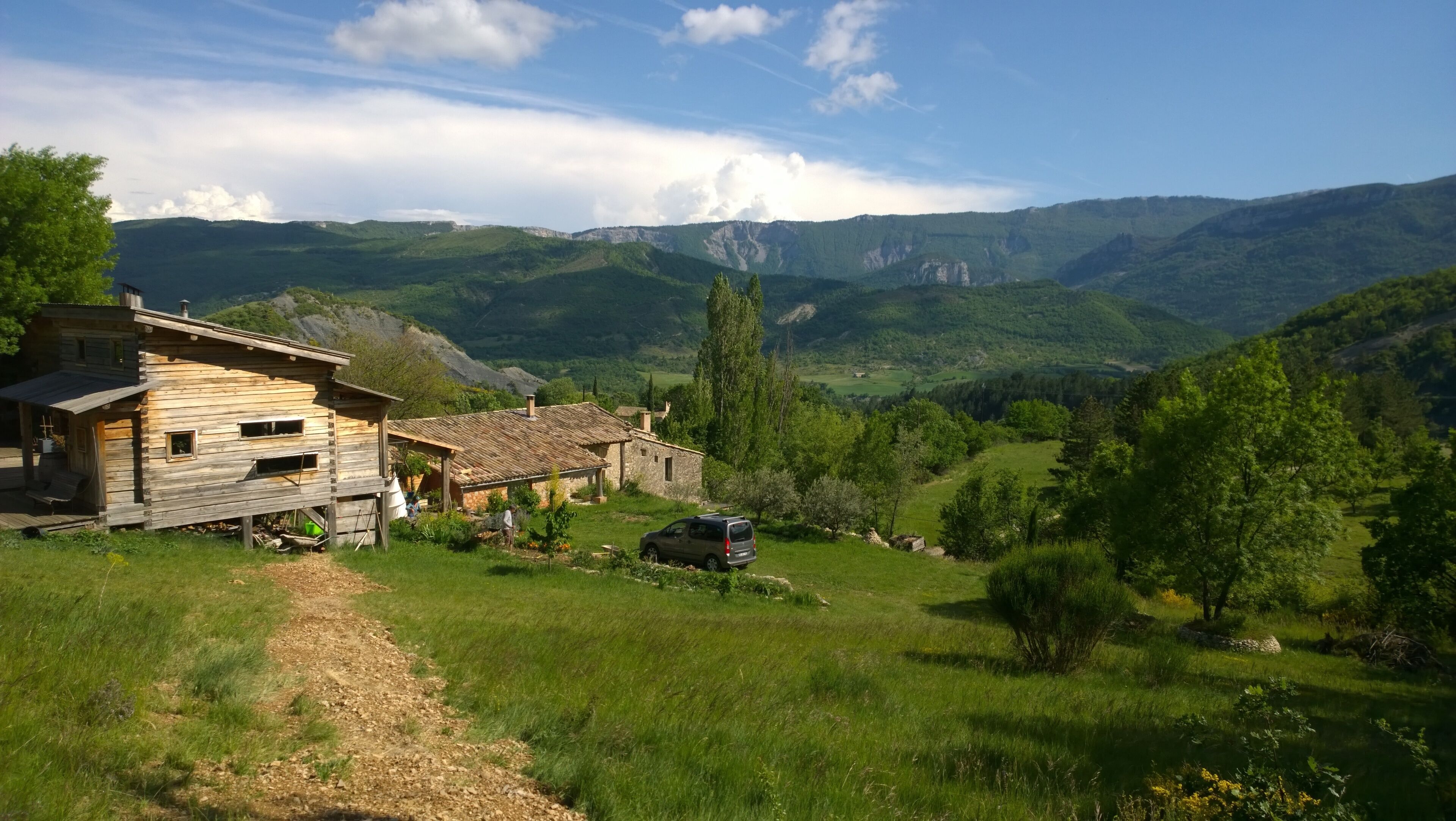 04200 Bevons, France