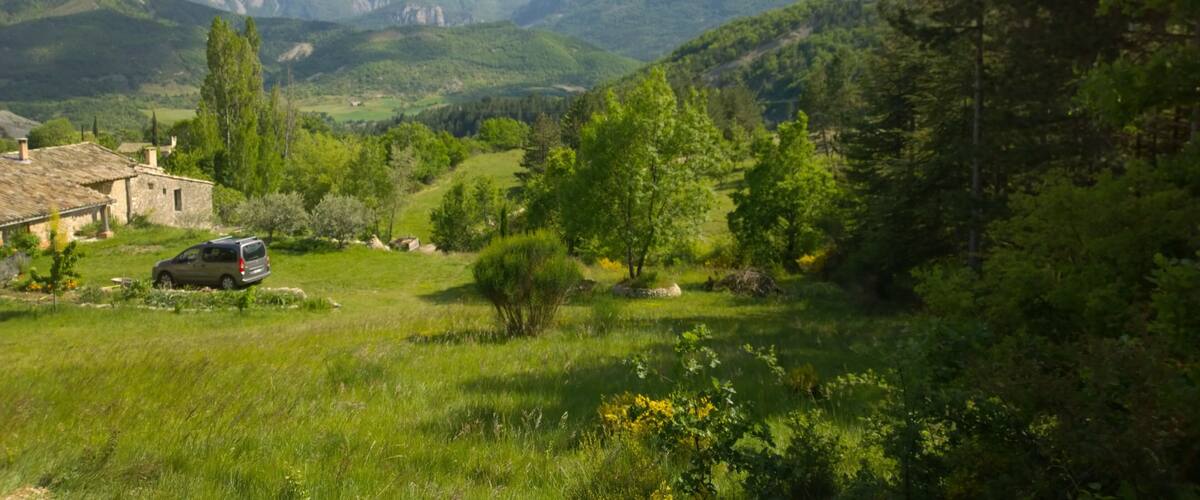 04200 Bevons, France