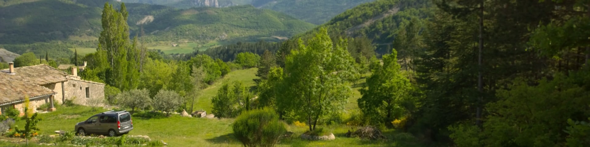 04200 Bevons, France