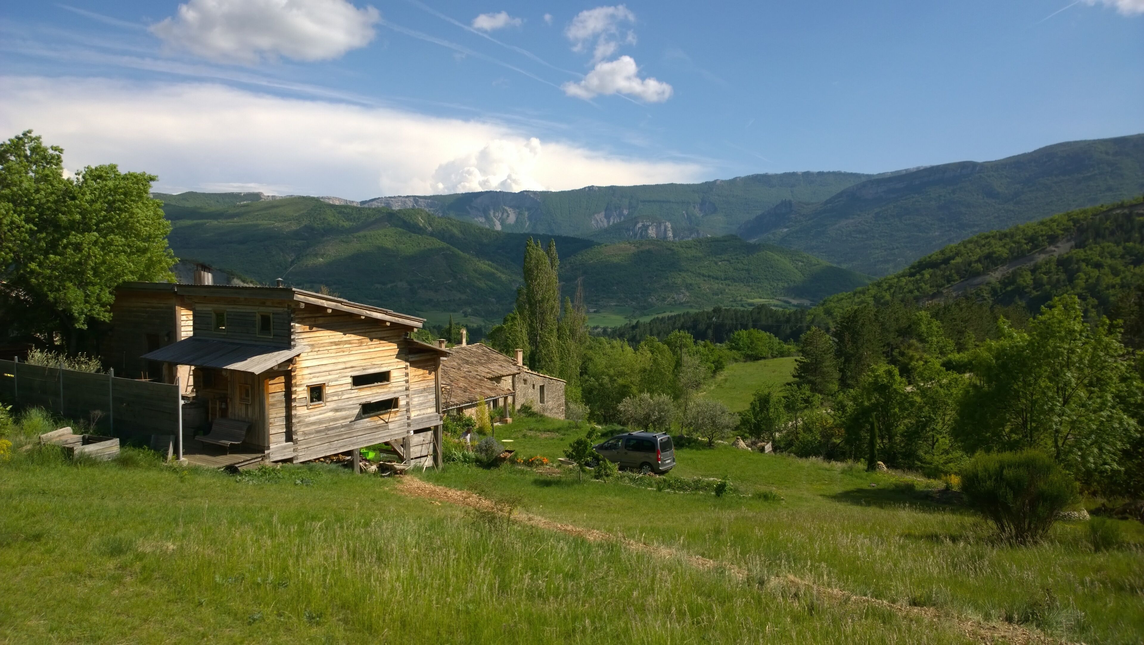 04200 Bevons, France