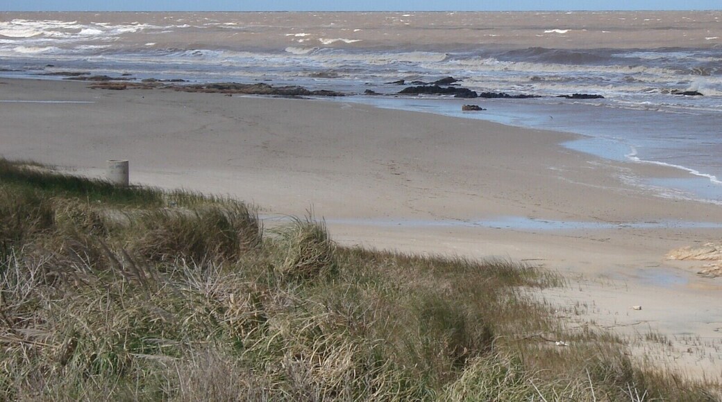 Balneário Costa Azul, Uruguay, 2009
Costa Azul is only 55km away from Montevidéo.
Although we may think it´s the ocean, it´s not. It´s the river called "Rio de la Plata".
Nice people, great food and wonderful places to visit is what you can find in Uruguay. I´ve been there twice and I´ll go back there as soon as possible.