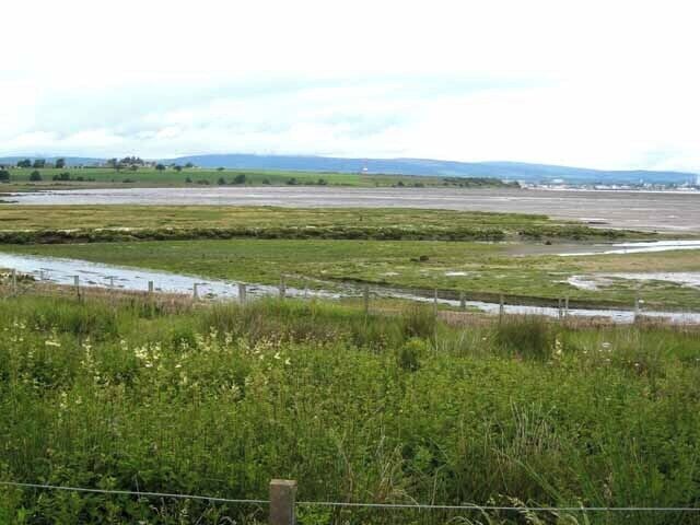 Udale Bay The tidal flats on this arm of Cromarty Firth are the haunt of many birds and forms an RSPB reserve.