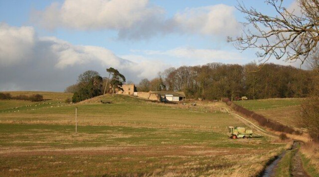 Castle Farm Crenelated 19th century farmhouse near Tealby