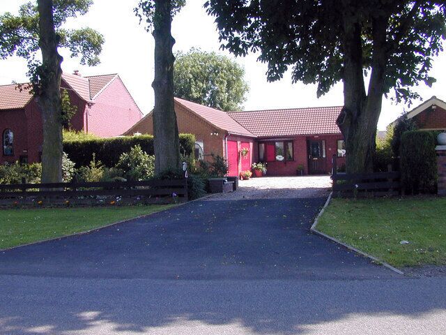 Bungalow on Gainsborough Lane This bungalow at 28 Gainsborough Lane is typical of recent development in this area.
