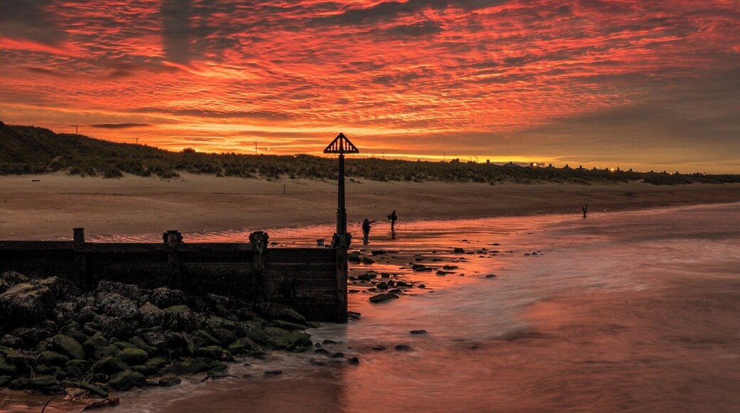 Amazing fiery sunset at Seaton Sluice Northumberland. Great way to try out my new lens which I had only just picked up! #BvStrove