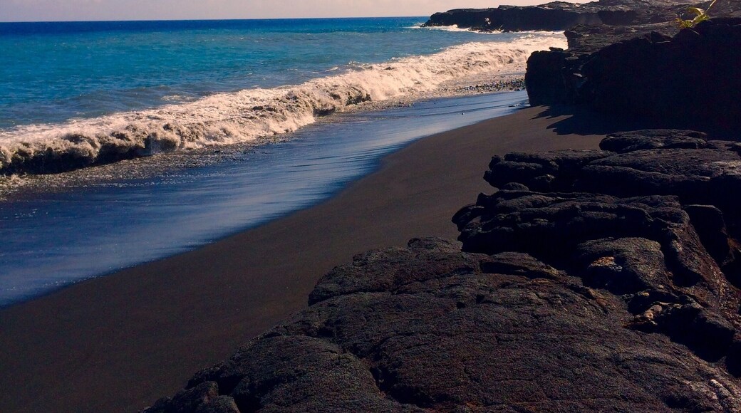 Black sand beach in Kiamu Beach Park in Hawaii.
