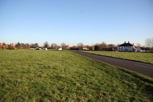 Large Green Aptly named Large Green and Royal Oak pub in Car Colston