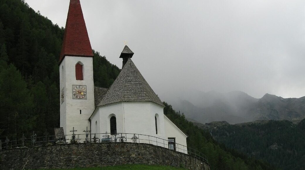 This media shows the cultural heritage monument with the number 17744 in South Tyrol. Chiesetta di Santa Gertrude in Val d'Ultimo, Alto Adige, nel Parco Nazionale dello Stelvio