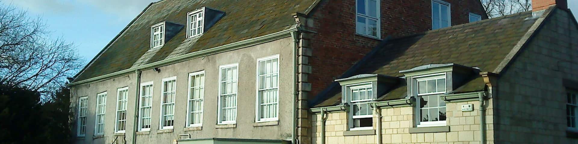 Bolton Percy House A fine house said to date from 1698, with 8 bays; and an extension to the east.