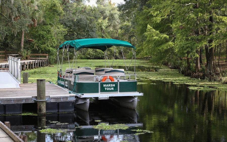 FRUITLAND PARK, FLORIDA, UNITED STATES - Oct 22, 2018: Lake tour boat docked at Lake Griffin State Park