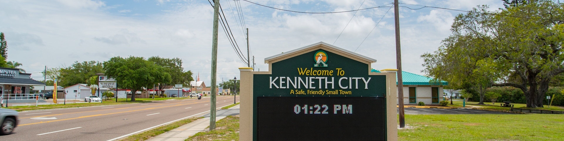 Kenneth City showing signage