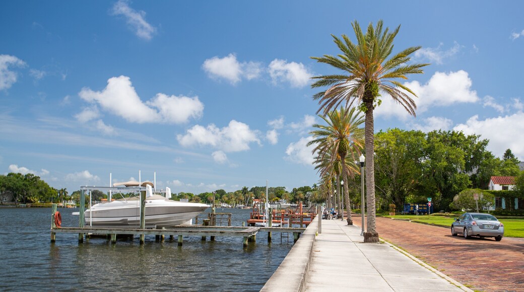 Kenneth City showing a bay or harbor
