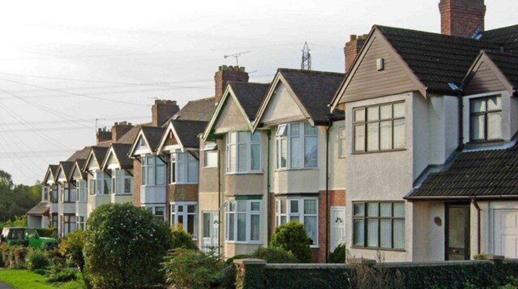 Lutterworth Road, Burbage Looking along Lutterworth Road just south of Burbage village. The style of the houses suggests that they were built in the immediate pre-war period.
