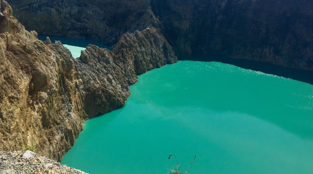 The green volcano lake of Kelimutu, Flores, Indonesia. With 3 craters & 3 lakes with 3 different colours, this is a unique place to visit in the world. #green #lifeatexpedia #indonesia