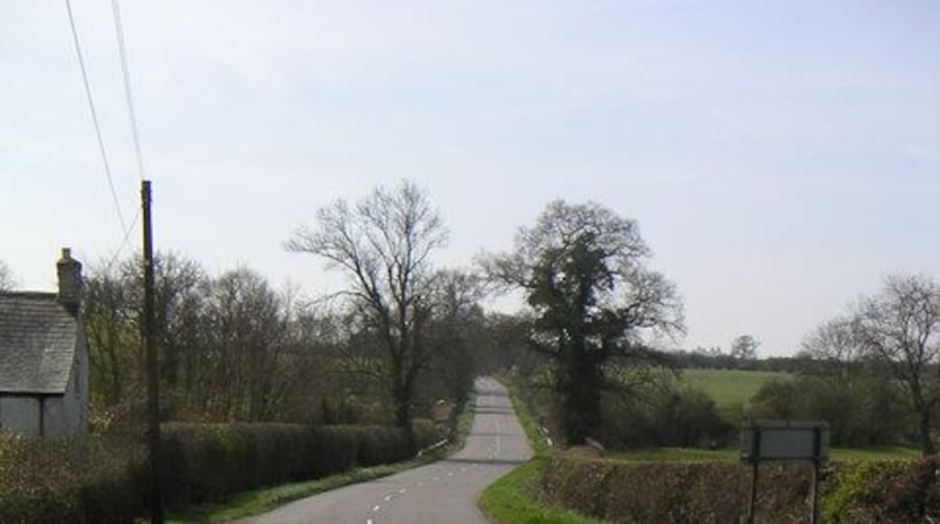 Winslow Road, Great Horwood A view in the direction of Mill Farm on the Winslow Road, just south of Great Horwood.