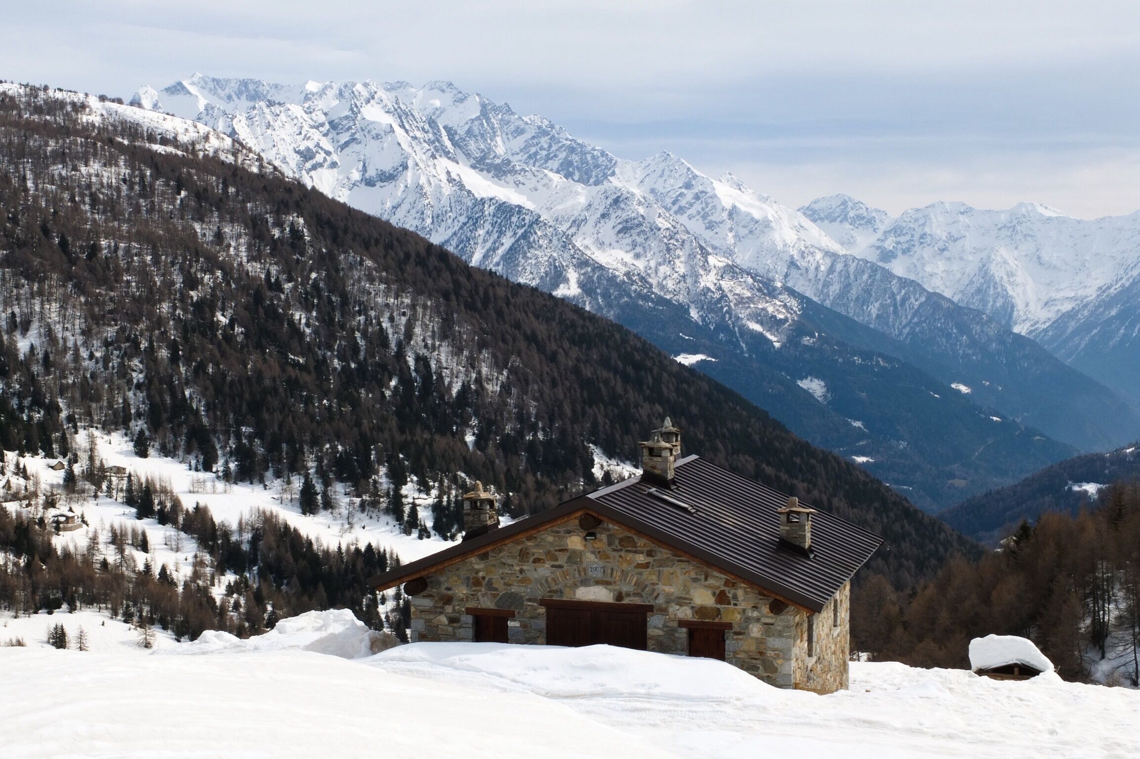 Panorama su M.Aviolo e Corno Baitone