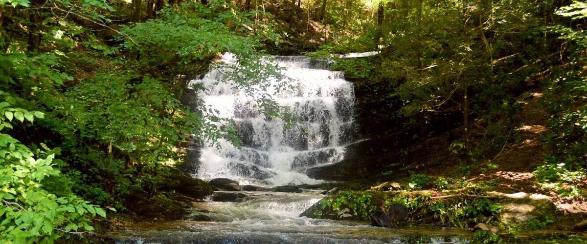 Found this random but gorgeous waterfall!
#waterfall #outdoor #nature #exploring