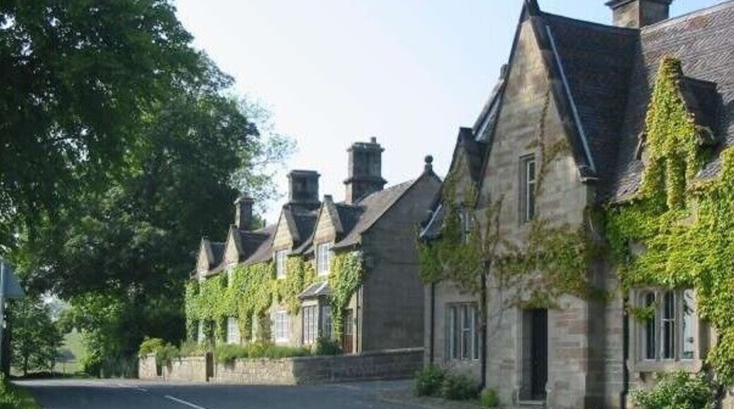 Cottages at Farley These cottages at Farley appear to enjoy a quiet and idyllic location next to Farley Hall in the Staffordshire countryside. However, just a few yards down the road is the Alton Towers theme park with its associated noise and traffic.