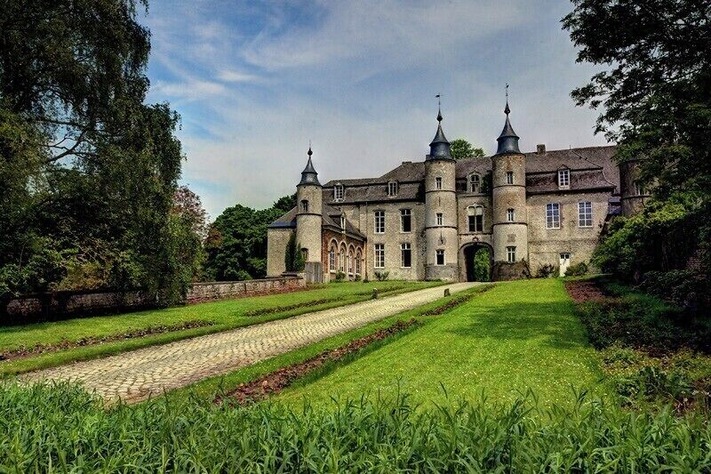 Small castle I saw when I passed by