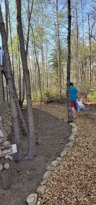 We rented a little cabin up there near Fort pane Alabama and DeSoto And Ruby falls it was spring break 2019 we love the outdoor feeling all around us just a nices area to rent an relaxes. If you want want to rent it just ask i get you there number beautiful.