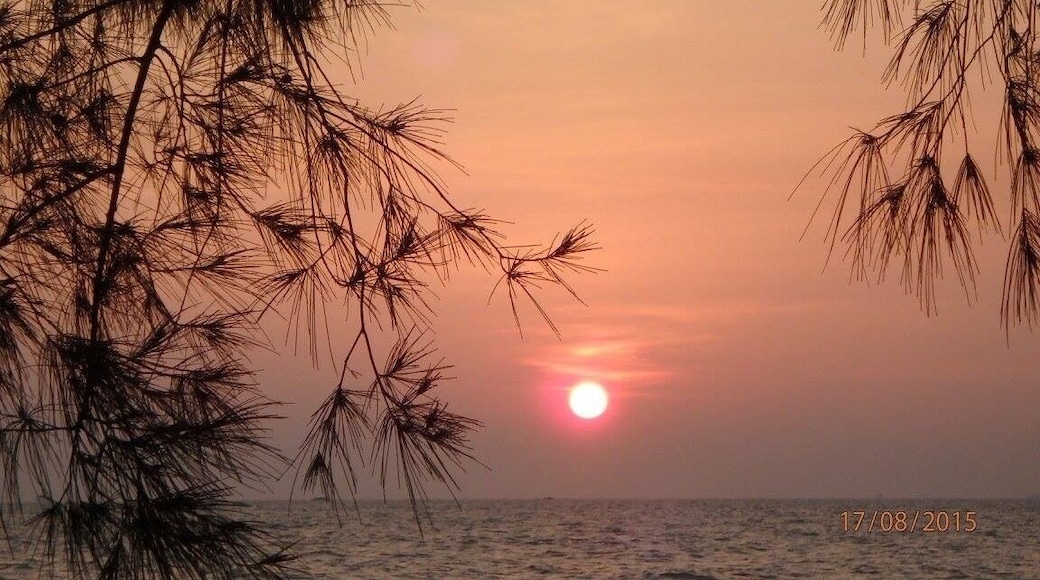 Perfect spot for fishing and viewing the sunset.
