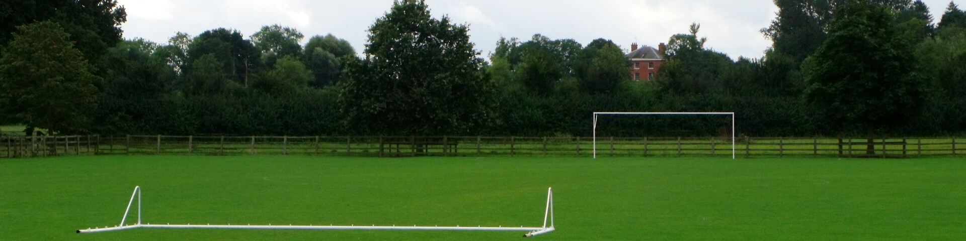 The team play in the Banbury and District League.