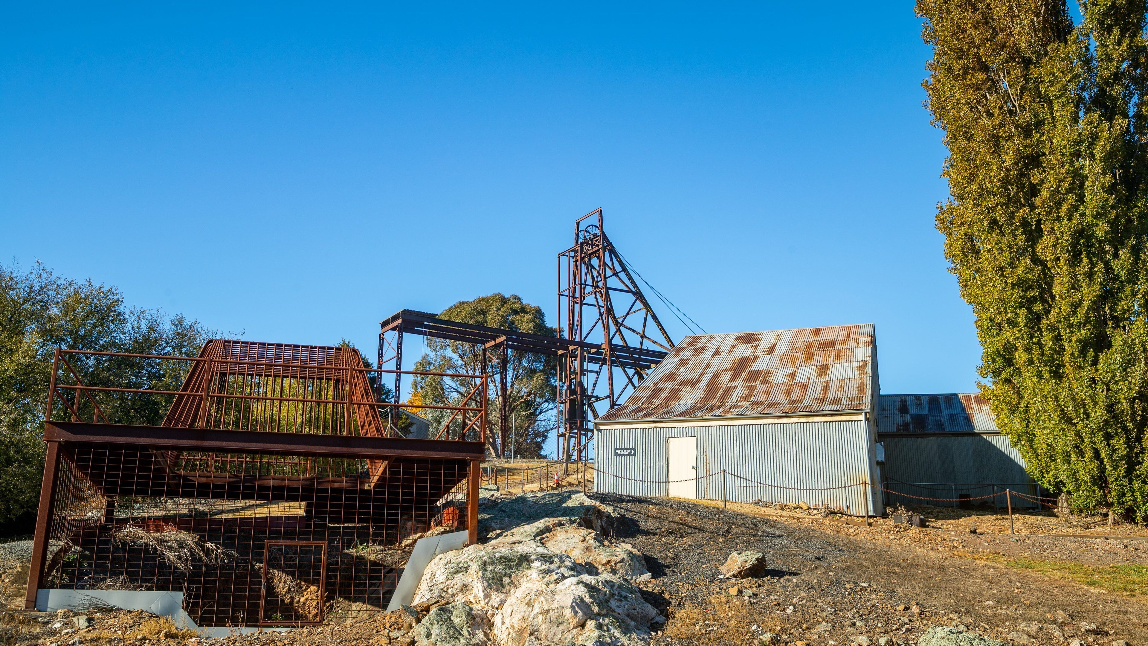Lucknow which includes heritage elements