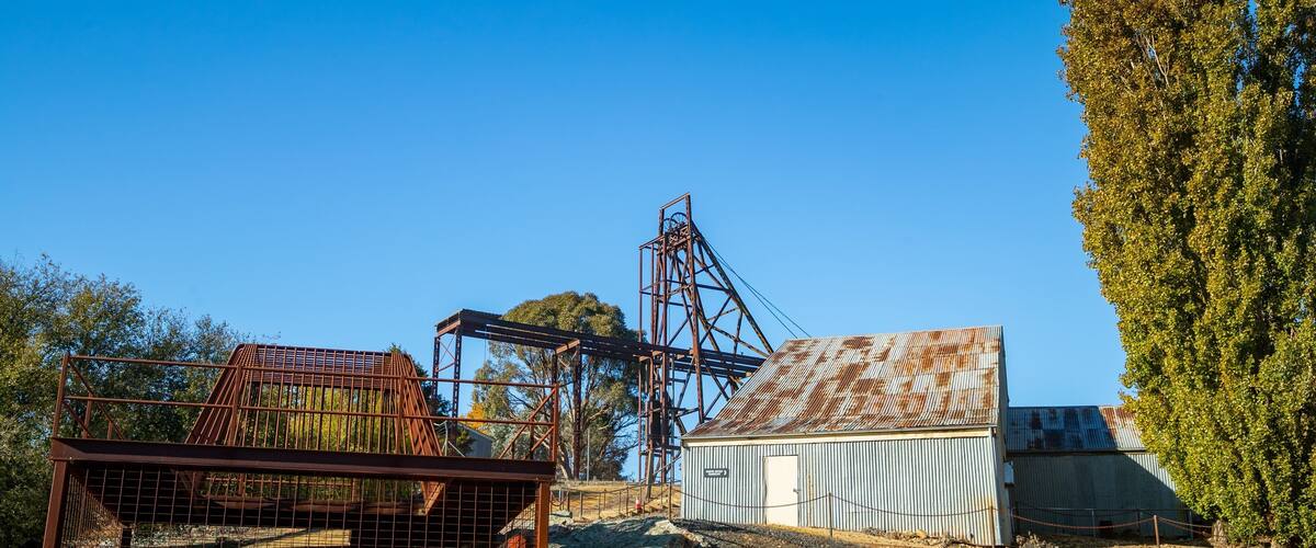 Lucknow which includes heritage elements