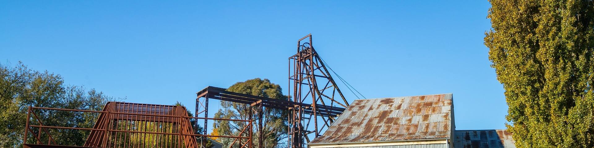 Lucknow which includes heritage elements