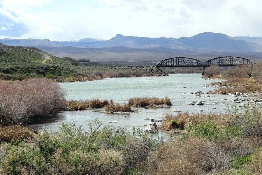 Celebration Park along the Snake River over 5000 Petroglyphs that are around 12,000 yrs old are found here