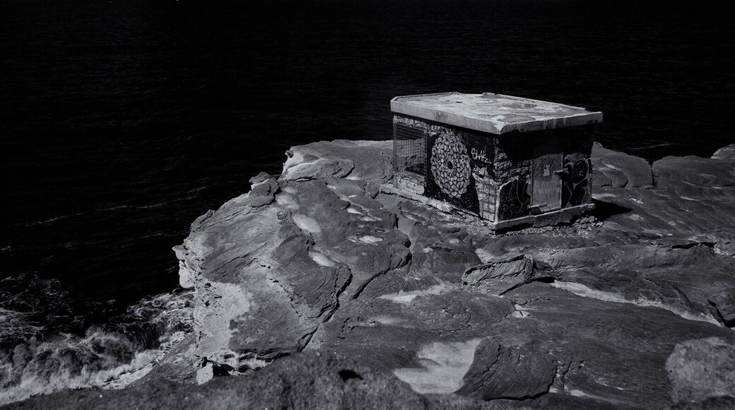 Boora Point is located in the Malabar Headland National Park. Not many people would know its actually a national park. That's probably due to the odours that come from the water treatment plant next to it before it's off-shored into the Pacific ocean.
Overcoming the smells, this its a beautiful coastal walk that ends at Maroubra Beach