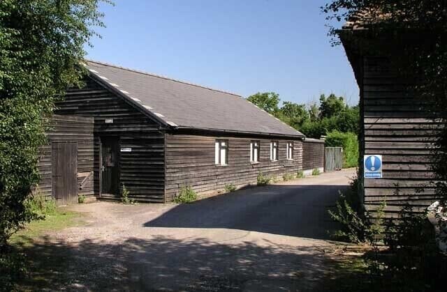 Buildings on Dragons Farm. On bridleway 1730.