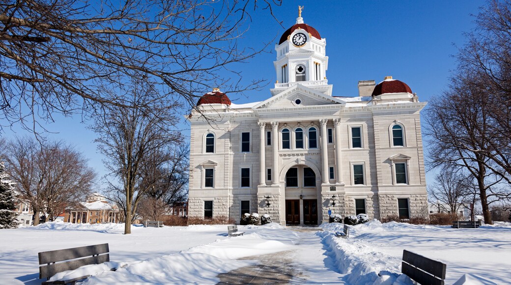 Old courthouse in Carthage, Illinois