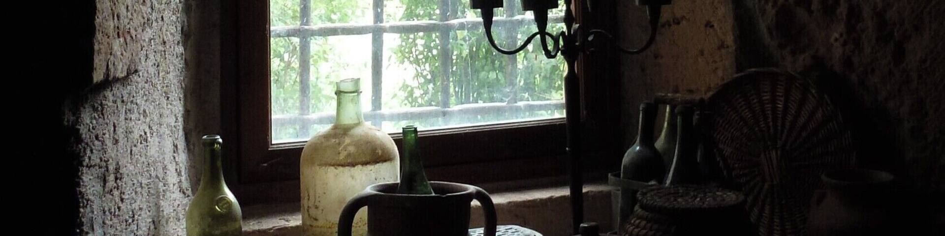 The power was out on the rainy day we visited this fantastic chateau, which just added to the atmosphere. As we waited outside in the rain a lovely old man came to chat to us (in French). He turned out to be the owner, a descendant of the powerful counts who used its crucial position on the Lot River to protect their interests.