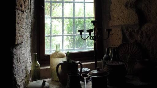 The power was out on the rainy day we visited this fantastic chateau, which just added to the atmosphere. As we waited outside in the rain a lovely old man came to chat to us (in French). He turned out to be the owner, a descendant of the powerful counts who used its crucial position on the Lot River to protect their interests.
