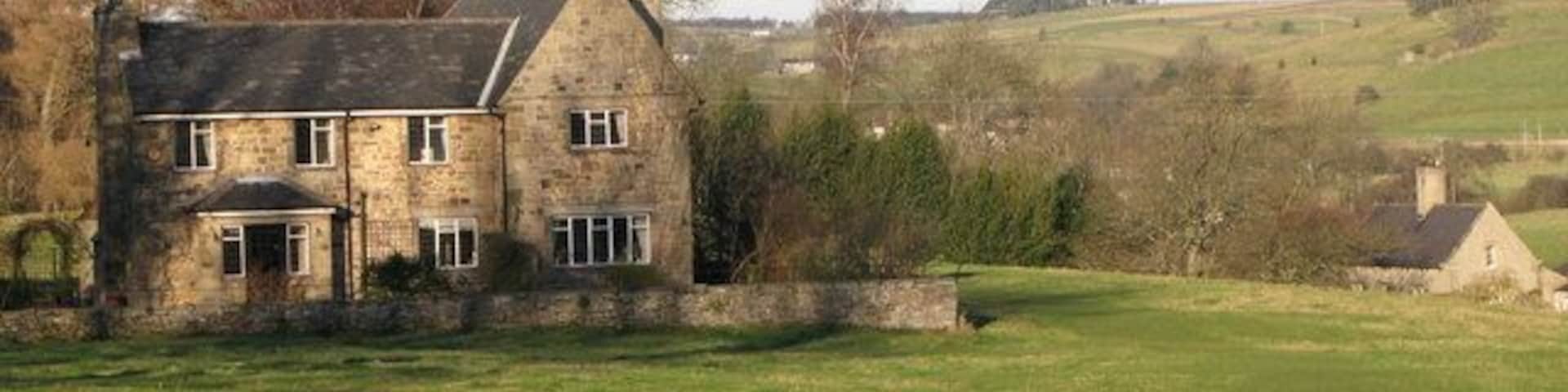 Houses and fields near Thornley Gate