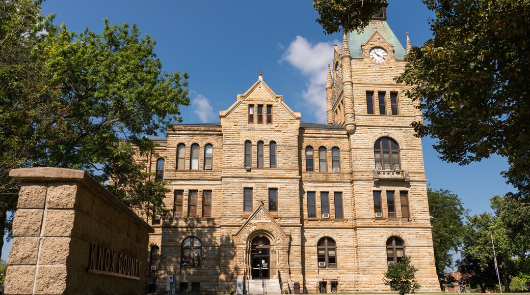 Knox County Courthouse.