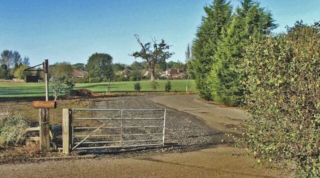 Entrance to Brook Farm, Cuffley Hill. Entrance to Brook Farm, Cuffley Hill (B156)