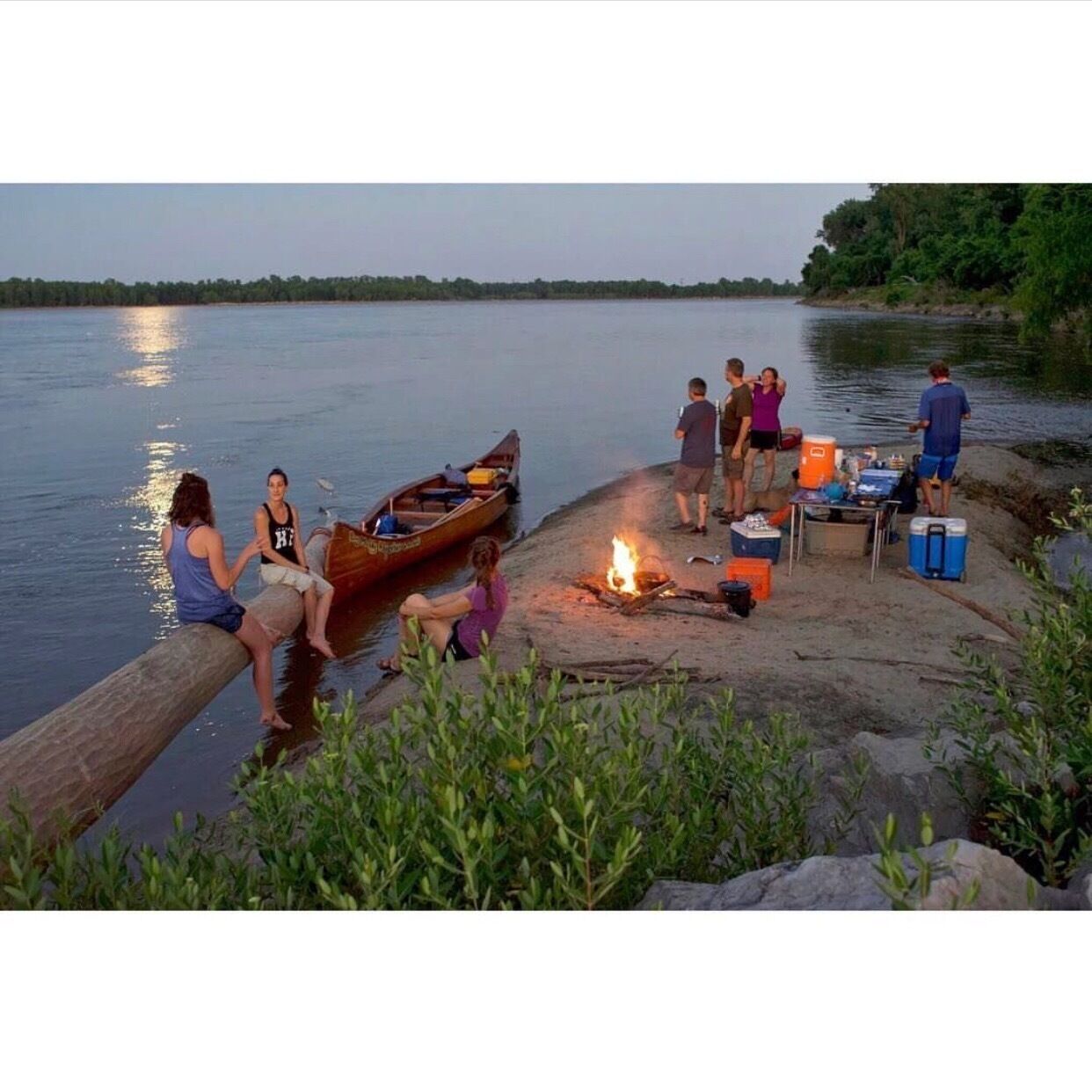 A full moon cruise and camp on an island in the Mississippi River at St. Louis.

#bigmuddyadventures
#mississippiriver
#canoe