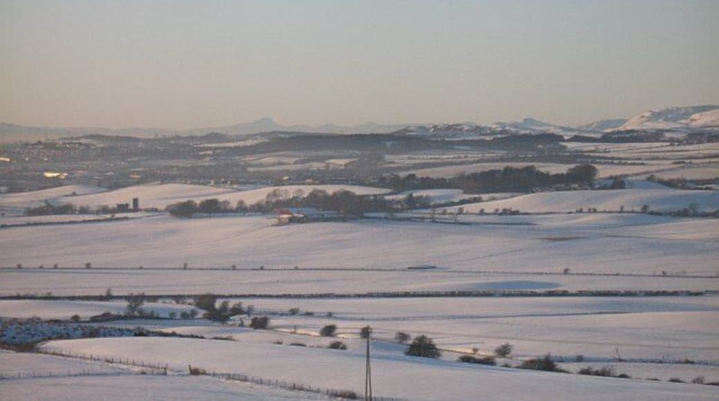Snow covered Fife from Cullaloe Hills Snow covered farmland beneath Cullaloe Hills. Ben Lomond in the far distance.