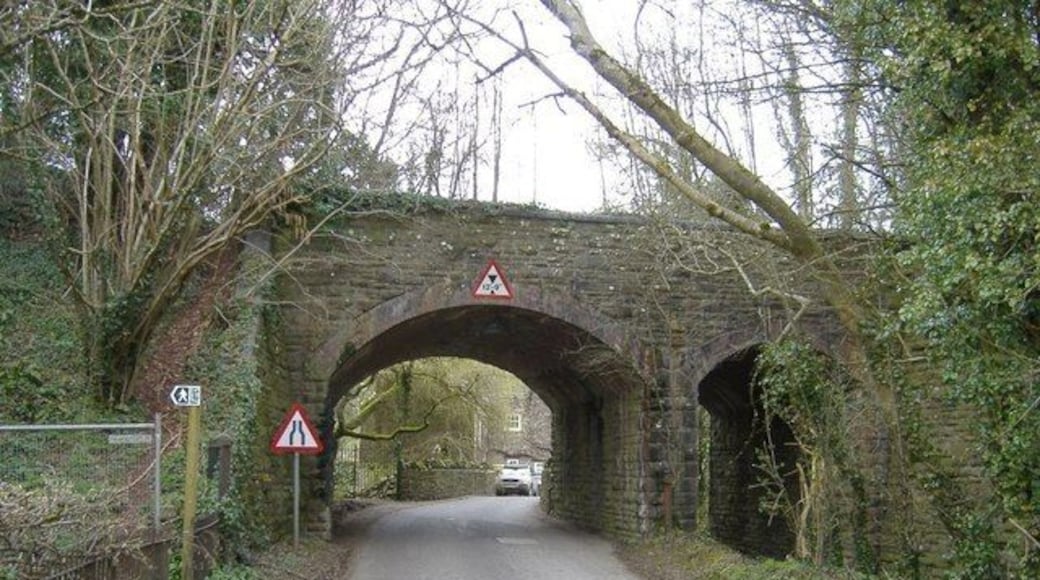 Railway bridge, Hallatrow Close to the abandoned Hallatrow junction station, once located beyond the left of this view.