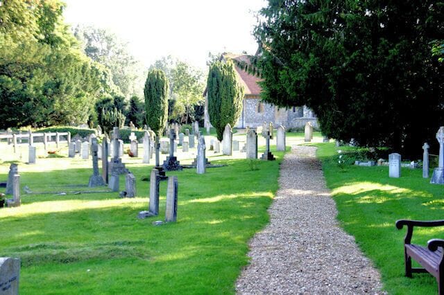 Churchyard, Itchen Abbas
