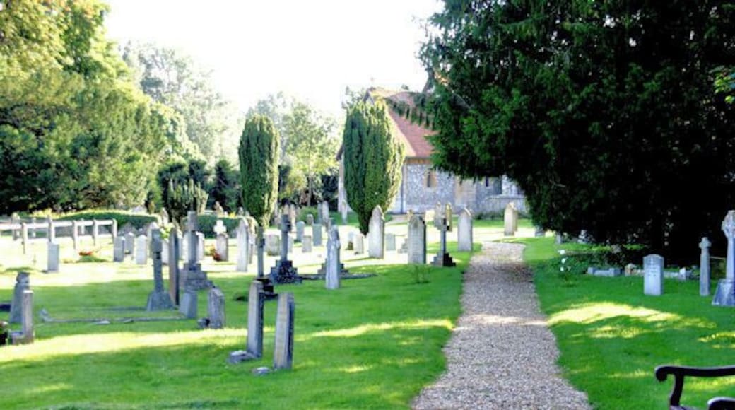Churchyard, Itchen Abbas