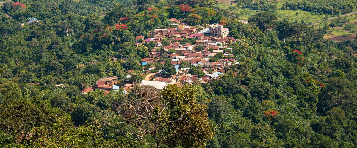 Village de brousse dans la région des plateaux, à Kpalimé, Togo, Afrique de l'ouest