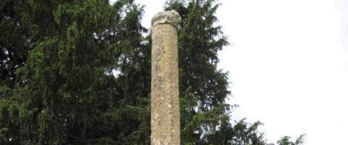 War Memorial, Cropthorne Cropthorne's War Memorial is in the churchyard beside the road.