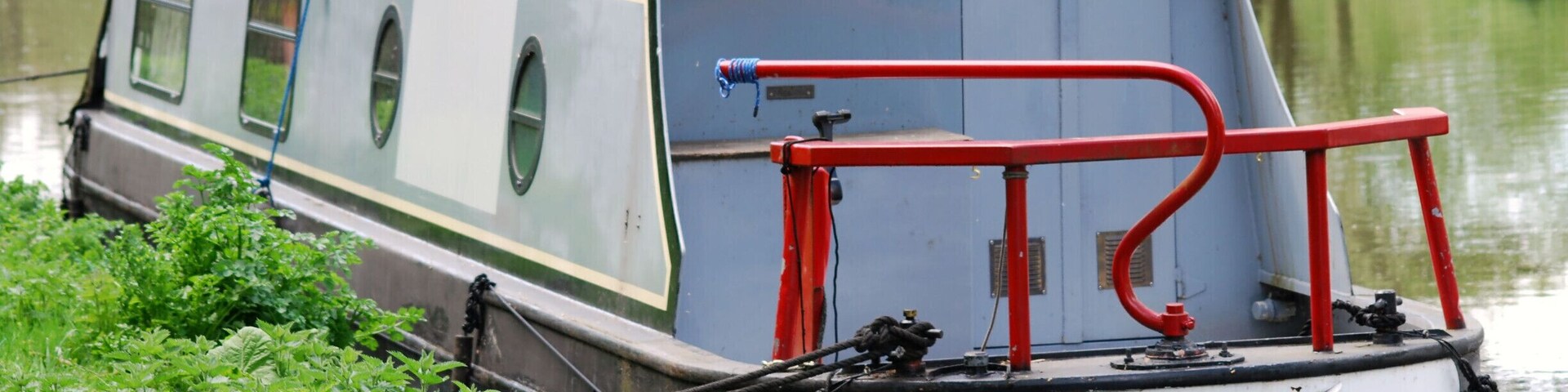 #SpringFun. narrowboat mored on the Kennet & Avon canal at Sulhampstead