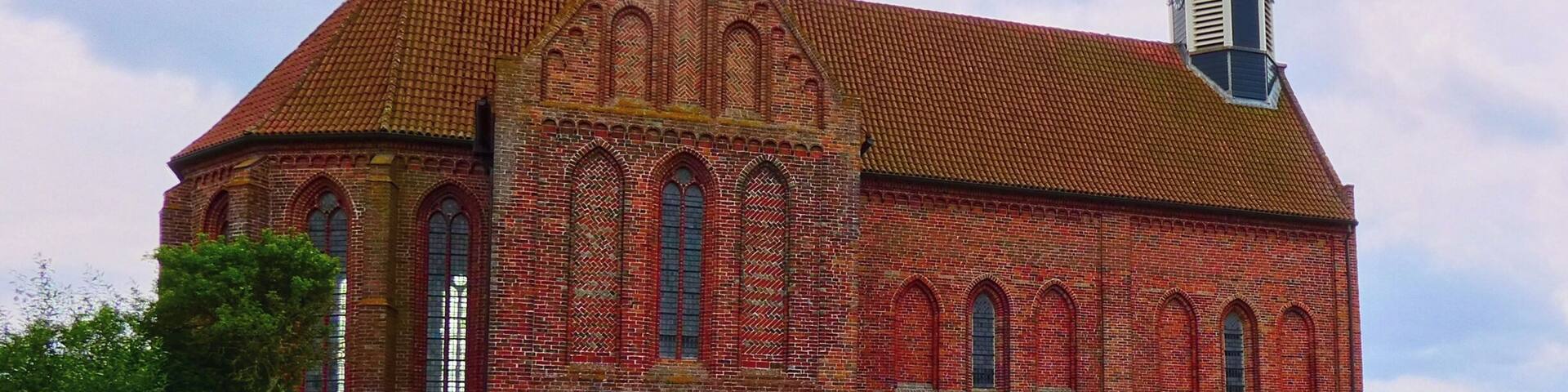 Holwierde, Stefanuskerk 11e eeuw.
#architecture